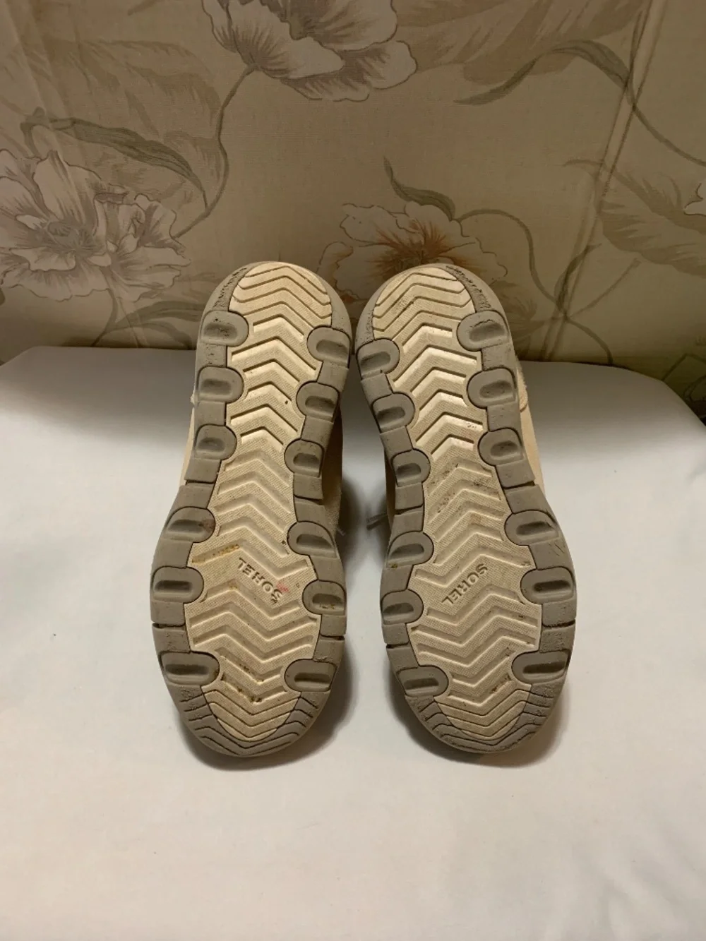 Sorel Women's Explorer II Carnival Cozy Waterproof Boots Size 8 Tan Gently Worn
